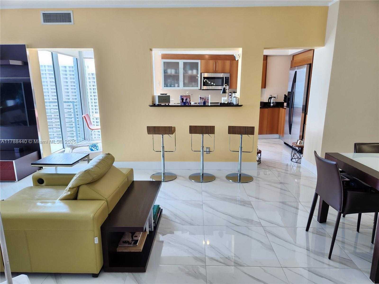Small Image of 325 SOUTH BISCAYNE BLVD #25, Miami Number 19