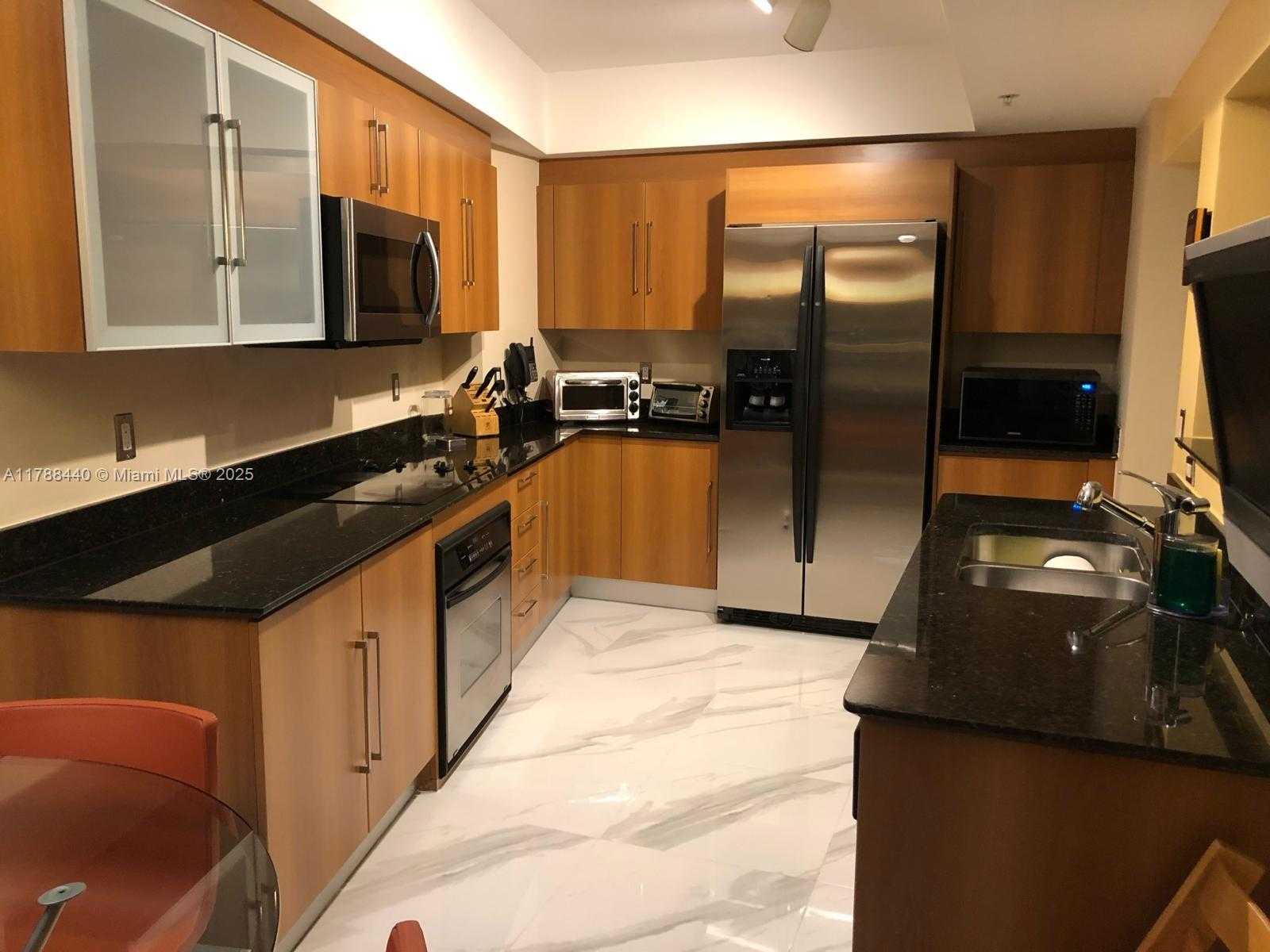 Small Image of 325 SOUTH BISCAYNE BLVD #25, Miami Number 20