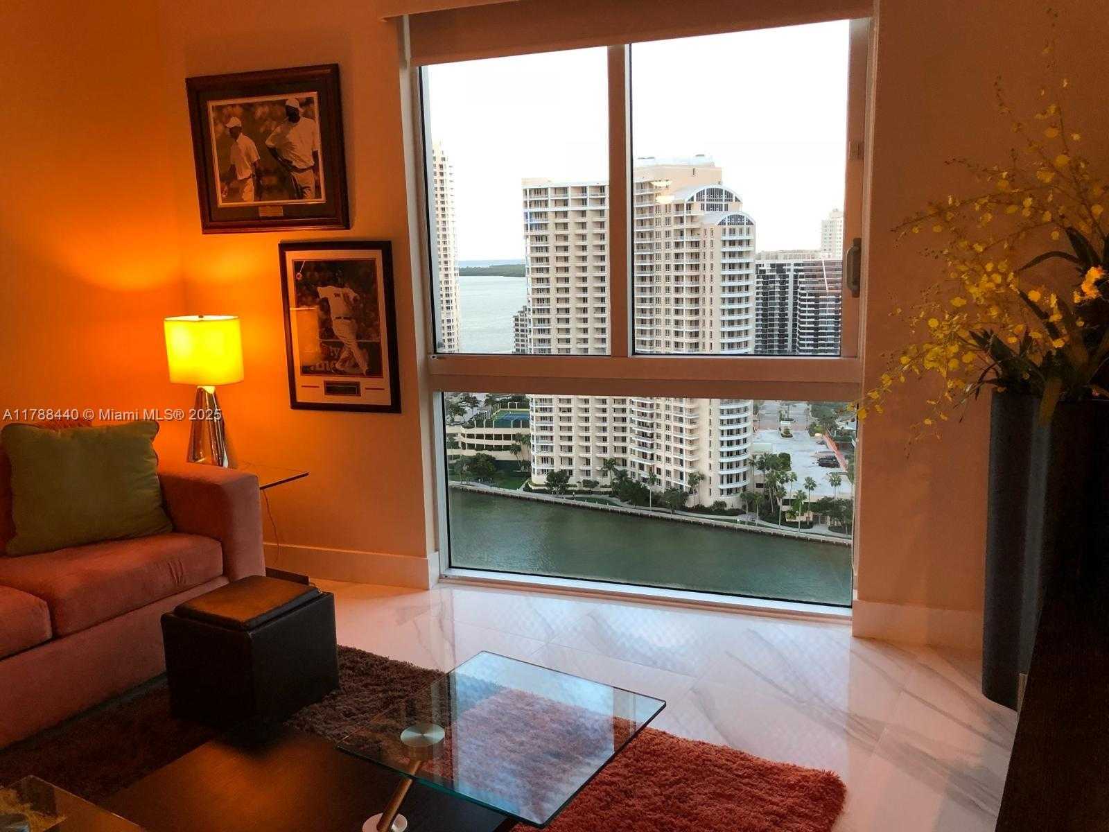 Small Image of 325 SOUTH BISCAYNE BLVD #25, Miami Number 21