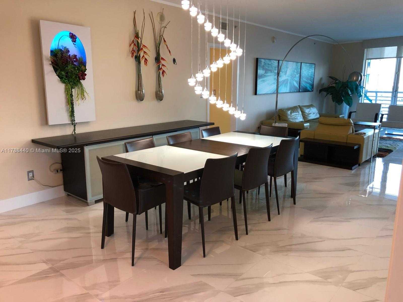 Small Image of 325 SOUTH BISCAYNE BLVD #25, Miami Number 24