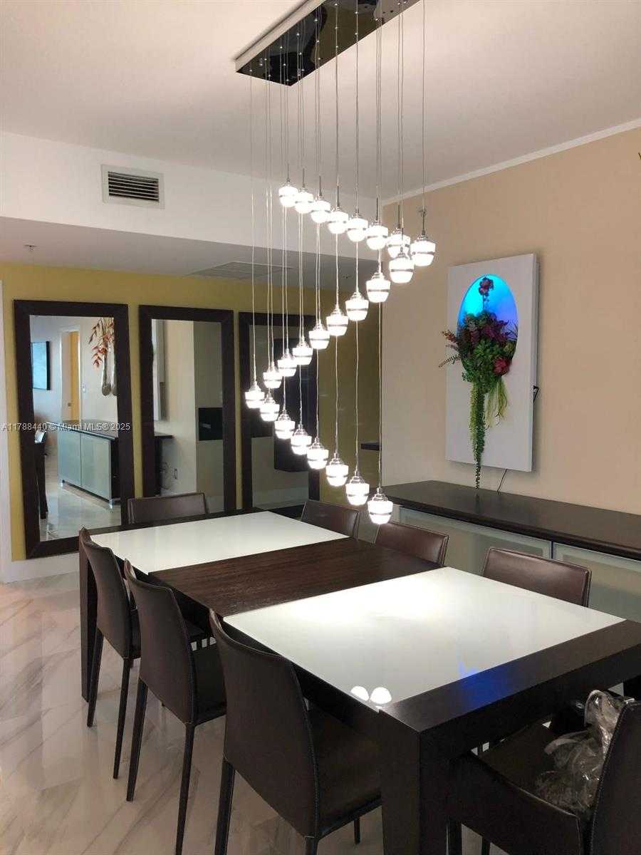 Small Image of 325 SOUTH BISCAYNE BLVD #25, Miami Number 25