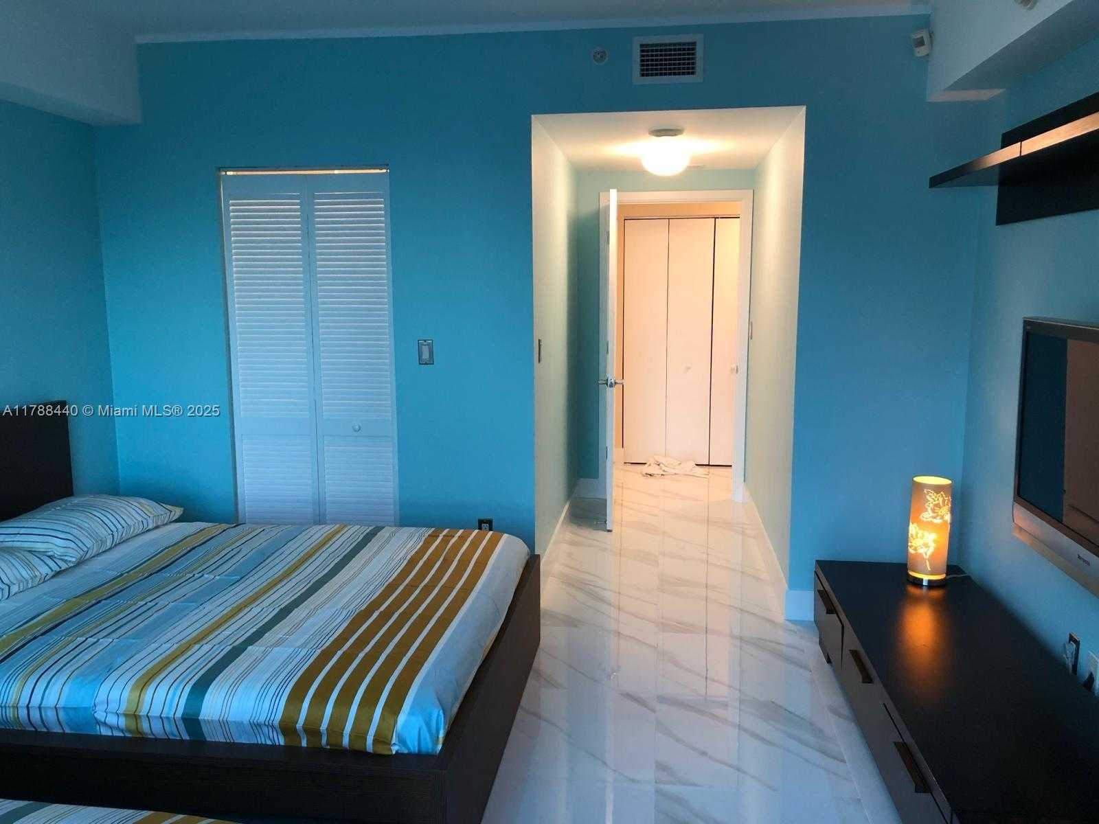 Small Image of 325 SOUTH BISCAYNE BLVD #25, Miami Number 26