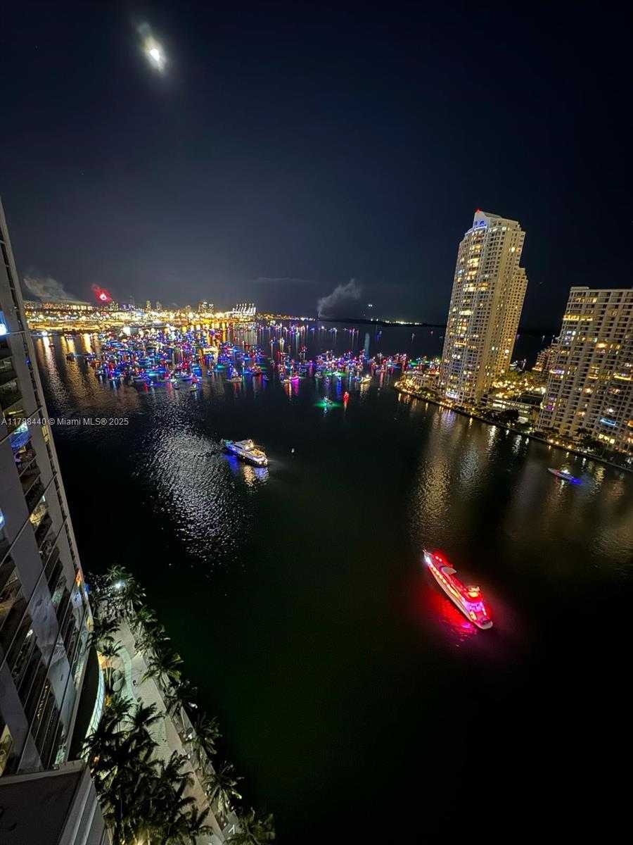 Small Image of 325 SOUTH BISCAYNE BLVD #25, Miami Number 30