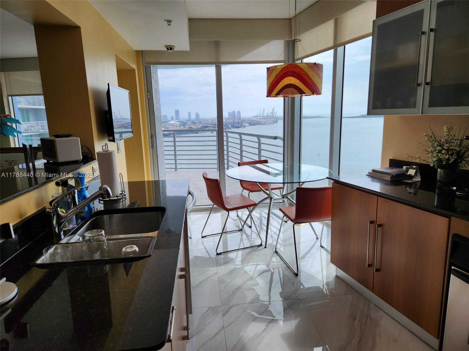 Small Image of 325 SOUTH BISCAYNE BLVD #25, Miami Number 5