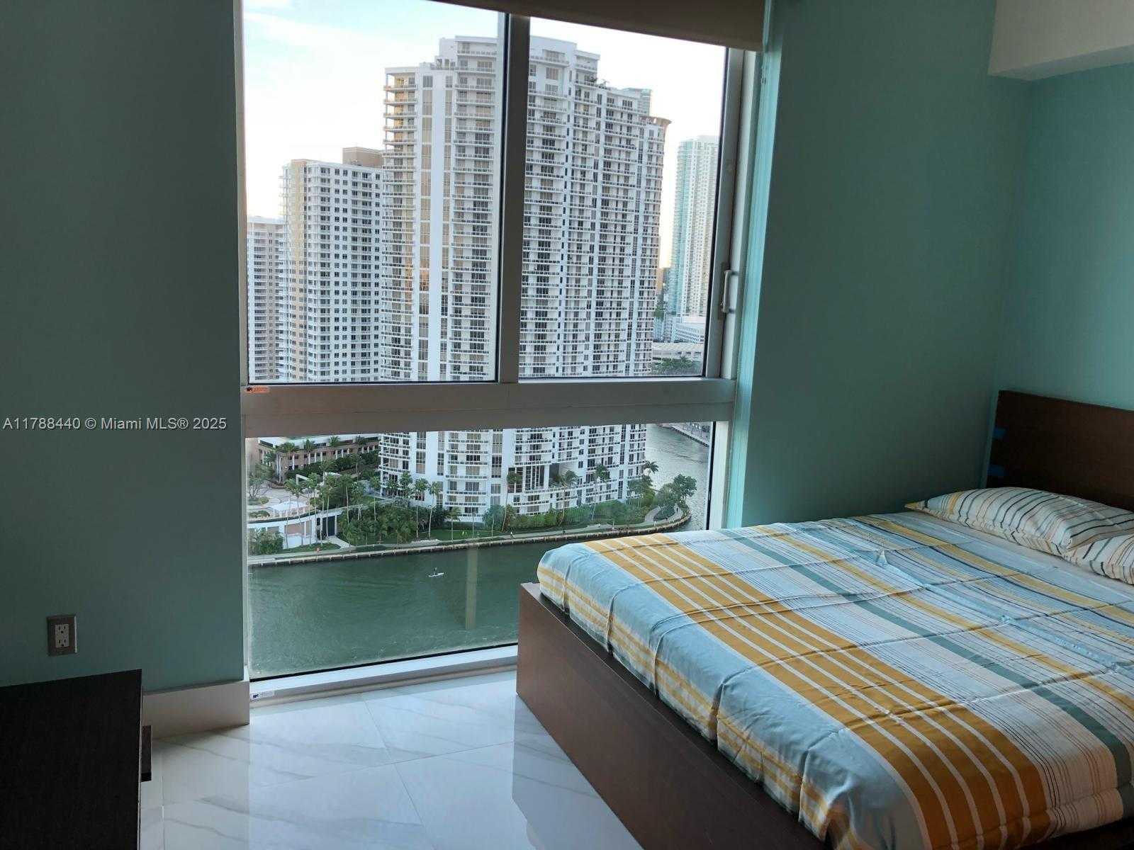 Small Image of 325 SOUTH BISCAYNE BLVD #25, Miami Number 8