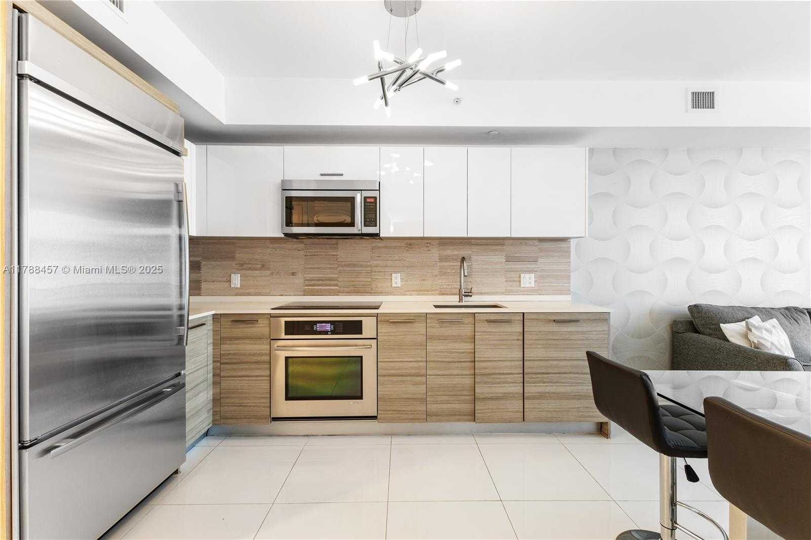 Small Image of 1300 BRICKELL BAY DR #1010, Miami Number 12