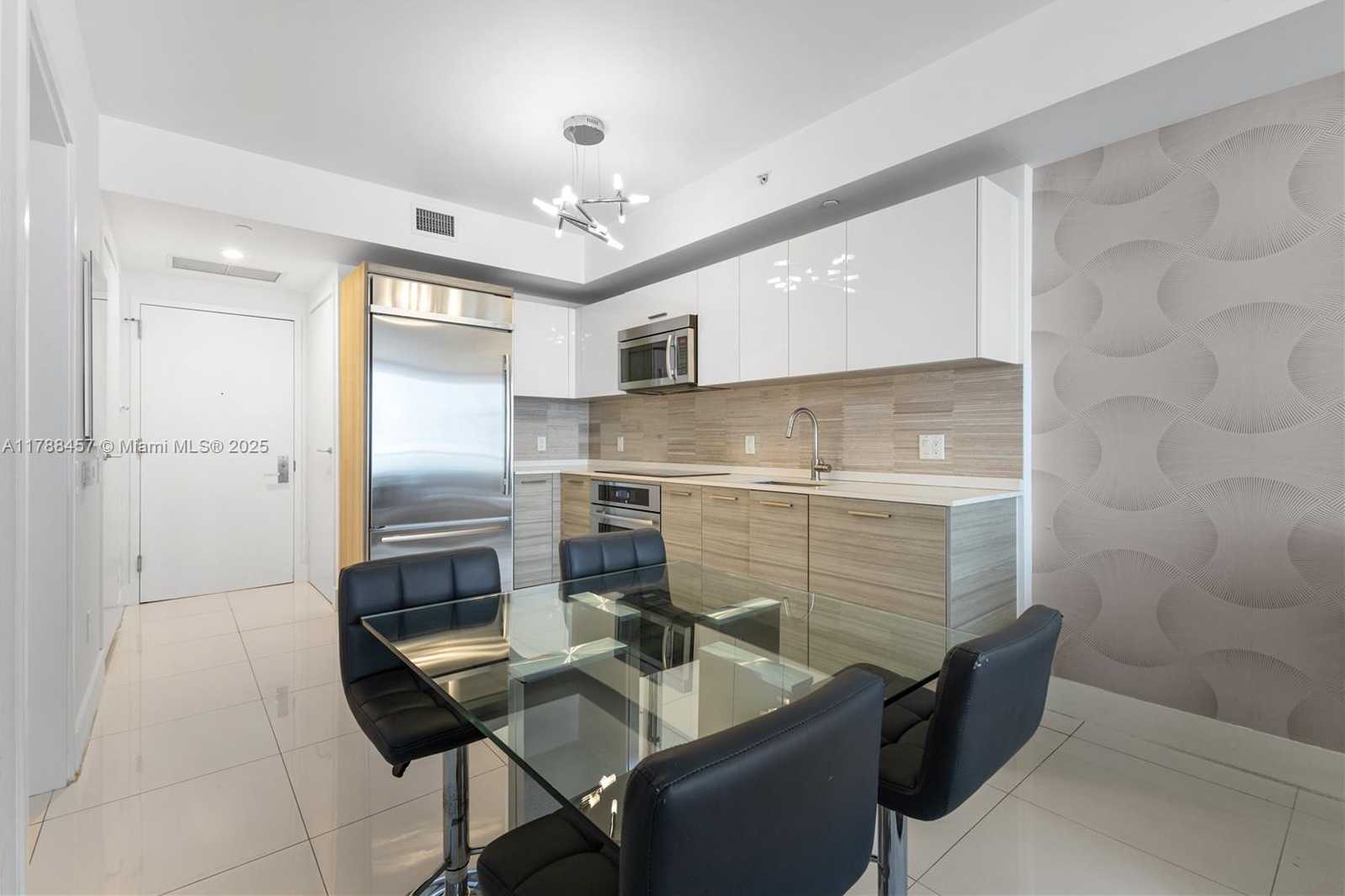 Small Image of 1300 BRICKELL BAY DR #1010, Miami Number 13