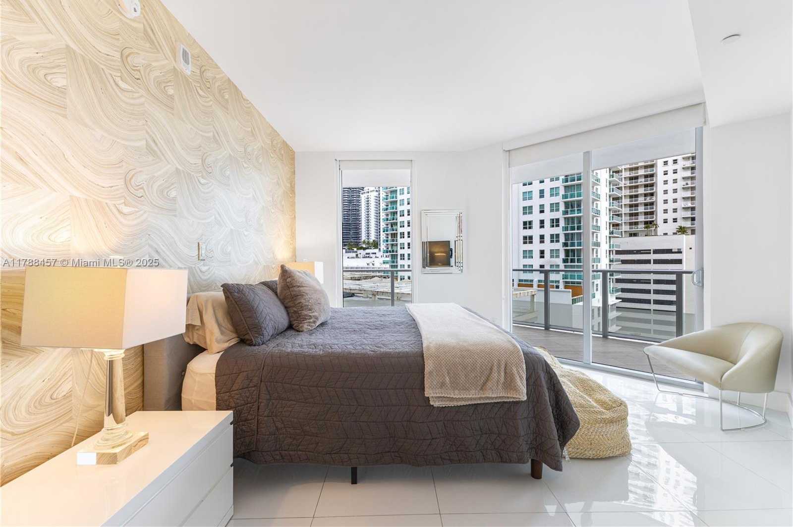 Small Image of 1300 BRICKELL BAY DR #1010, Miami Number 2