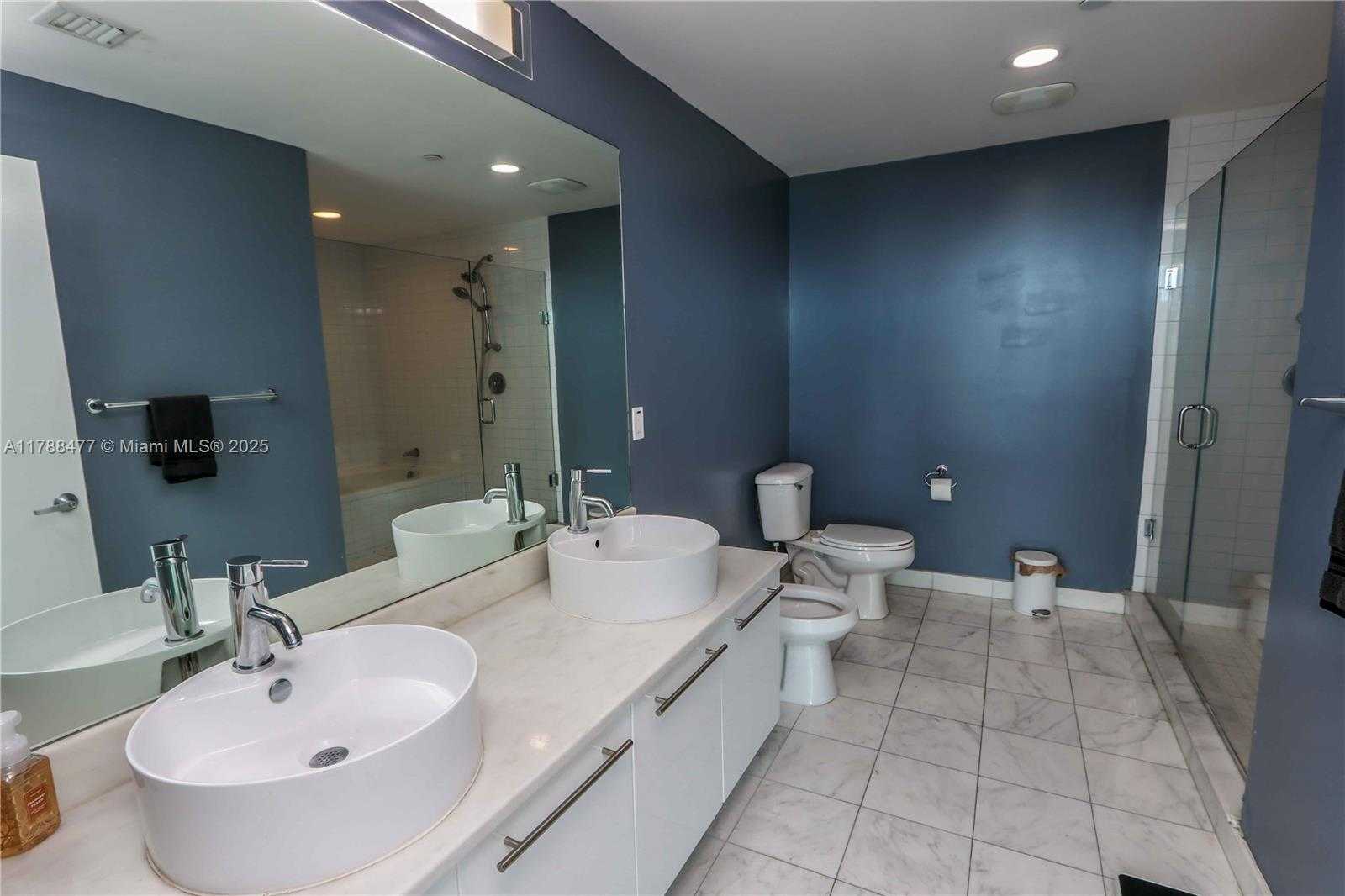 Small Image of 888 BISCAYNE BLVD #3712, Miami Number 19