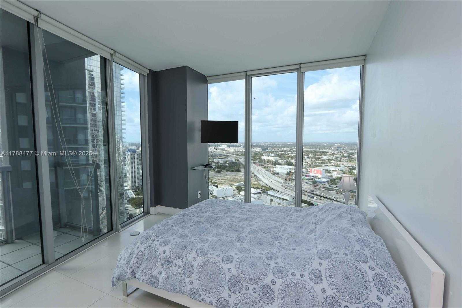 Small Image of 888 BISCAYNE BLVD #3712, Miami Number 23