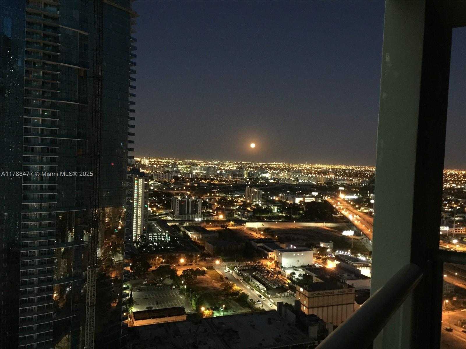 Small Image of 888 BISCAYNE BLVD #3712, Miami Number 26