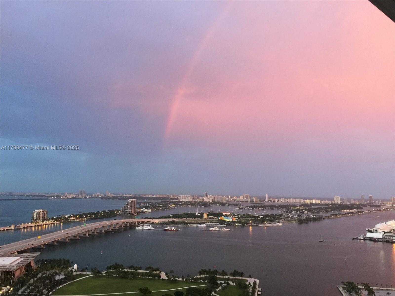 Small Image of 888 BISCAYNE BLVD #3712, Miami Number 3