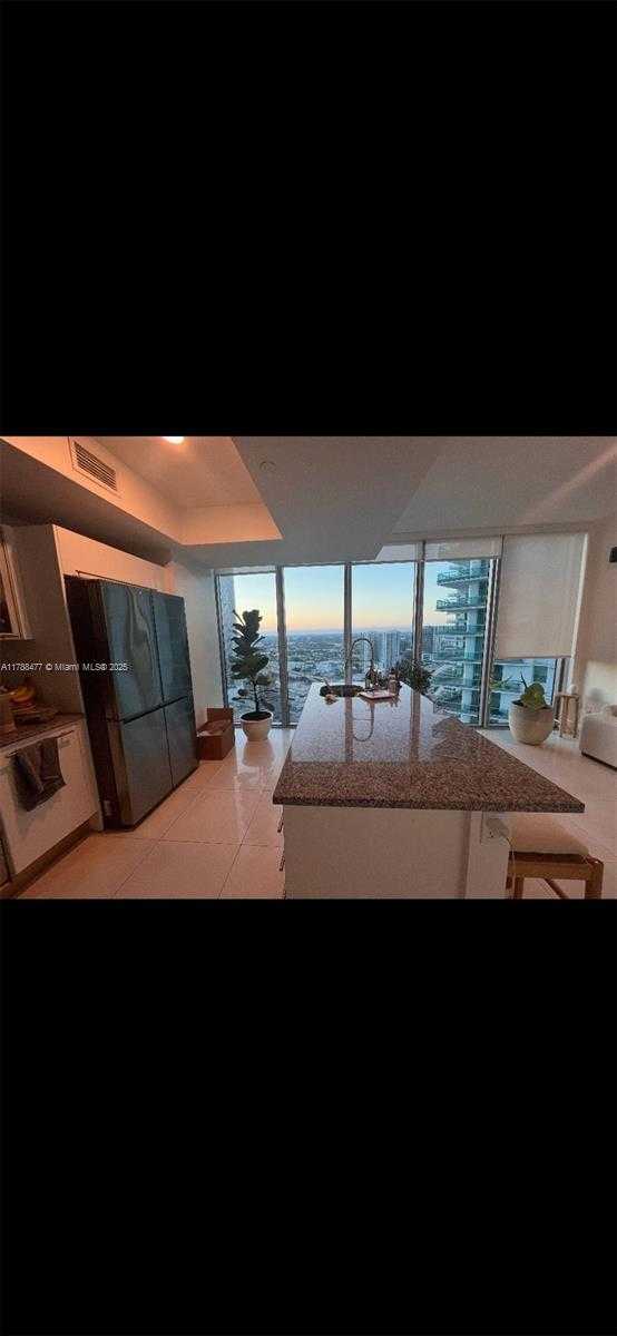 Small Image of 888 BISCAYNE BLVD #3712, Miami Number 35
