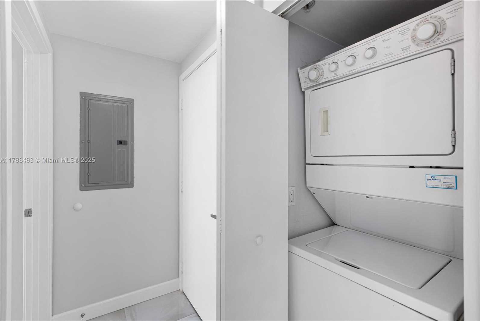 Small Image of 335 SOUTH BISCAYNE BLVD #1110, Miami Number 11