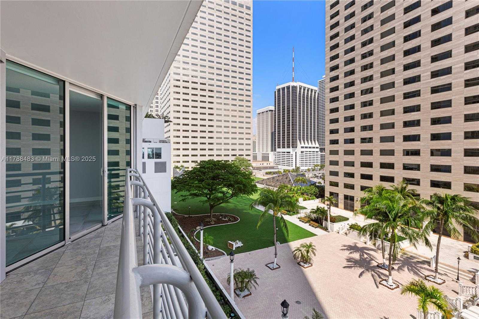 Small Image of 335 SOUTH BISCAYNE BLVD #1110, Miami Number 3