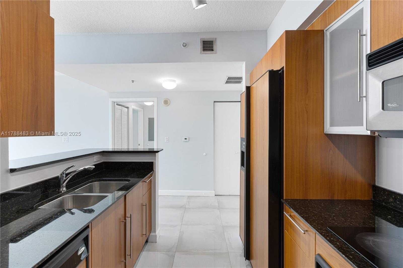 Small Image of 335 SOUTH BISCAYNE BLVD #1110, Miami Number 6