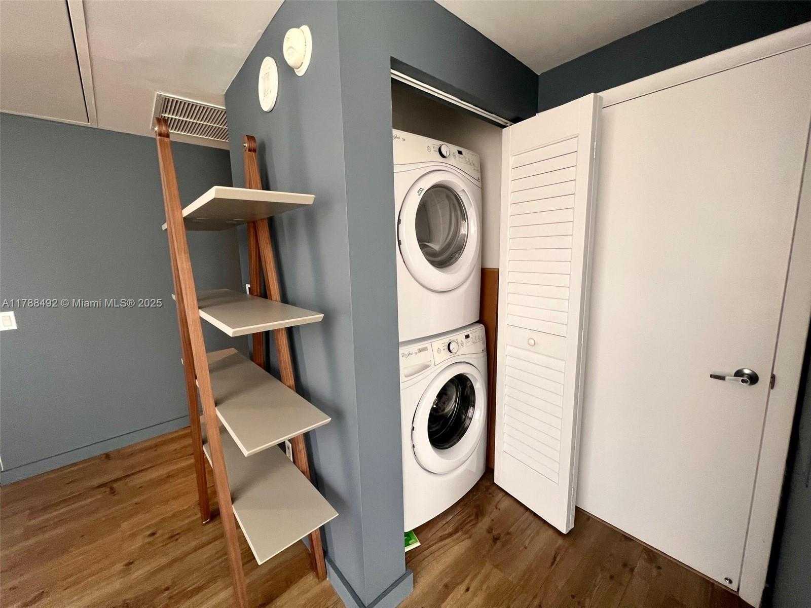 Small Image of 151 SOUTH EAST 1ST ST #810, Miami Number 12