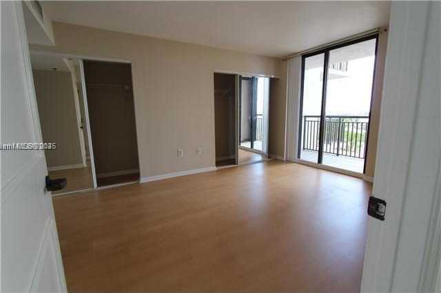 Small Image of 540 BRICKELL KEY DR #918, Miami Number 3