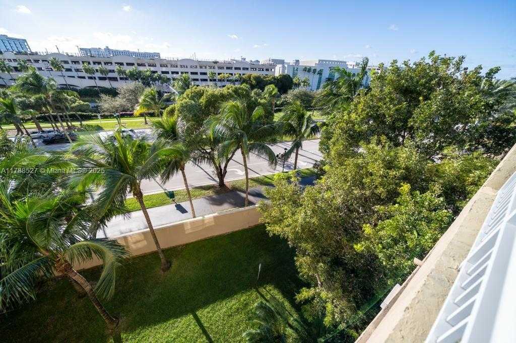 Small Image of 19501 WEST COUNTRY CLUB DR #409, Aventura Number 12