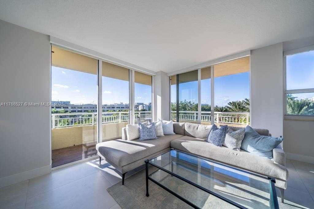 Small Image of 19501 WEST COUNTRY CLUB DR #409, Aventura Number 3