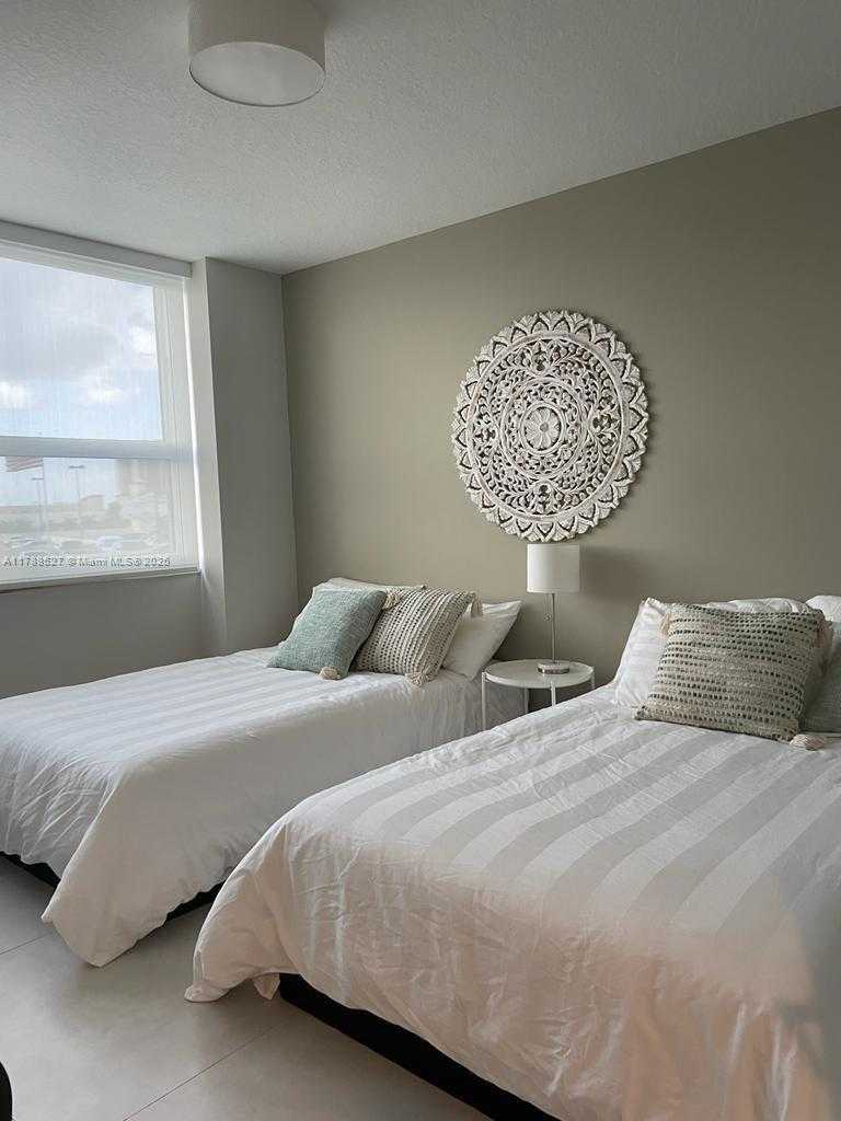 Small Image of 19501 WEST COUNTRY CLUB DR #409, Aventura Number 8