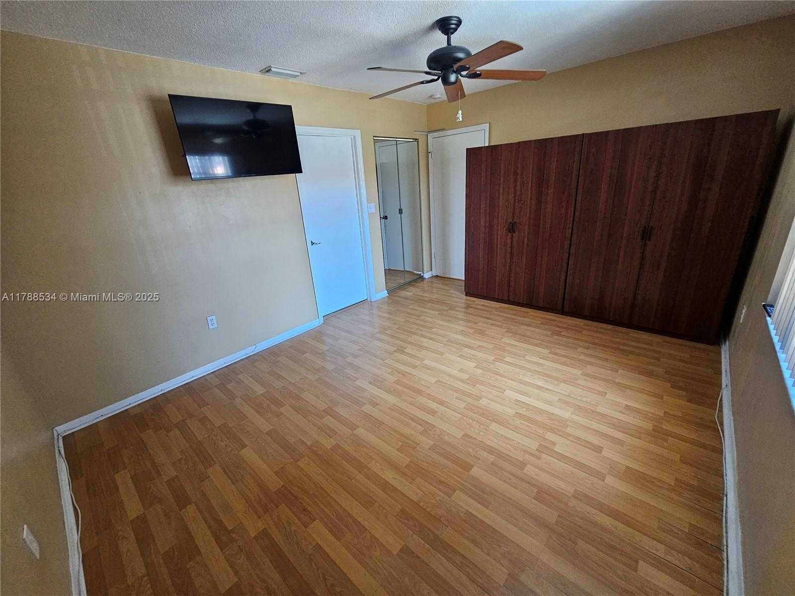 Small Image of 8905 NORTH WEST 121ST ST, Hialeah Gardens Number 11