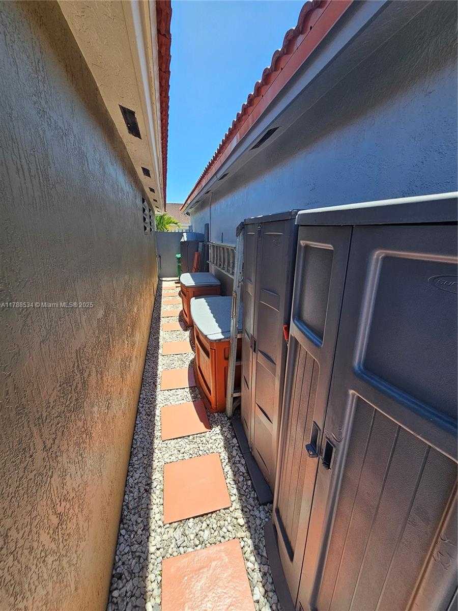 Small Image of 8905 NORTH WEST 121ST ST, Hialeah Gardens Number 20