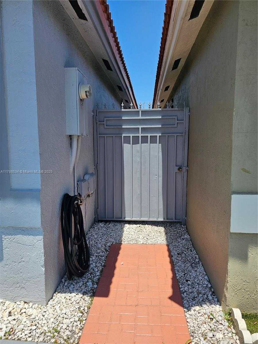 Small Image of 8905 NORTH WEST 121ST ST, Hialeah Gardens Number 29