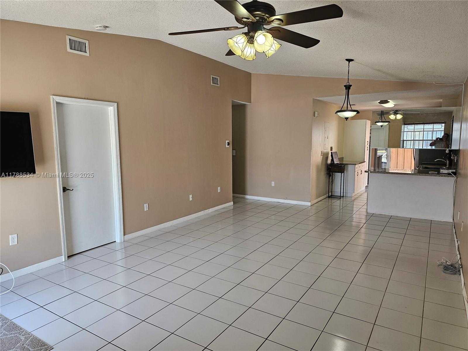 Small Image of 8905 NORTH WEST 121ST ST, Hialeah Gardens Number 3