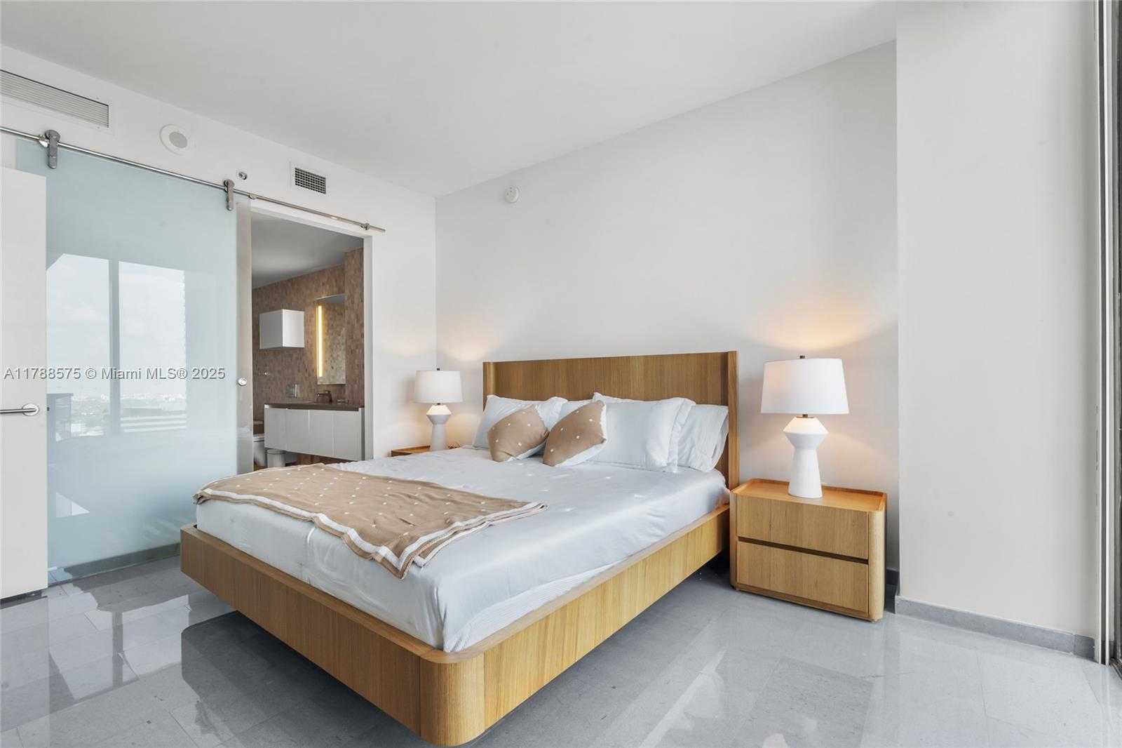 Small Image of 68 SOUTH EAST 6TH ST #2306, Miami Number 14