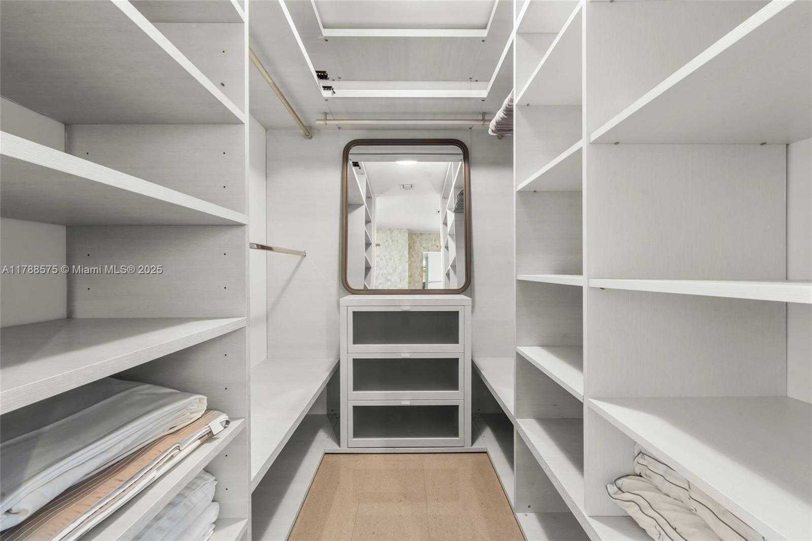 Small Image of 68 SOUTH EAST 6TH ST #2306, Miami Number 17