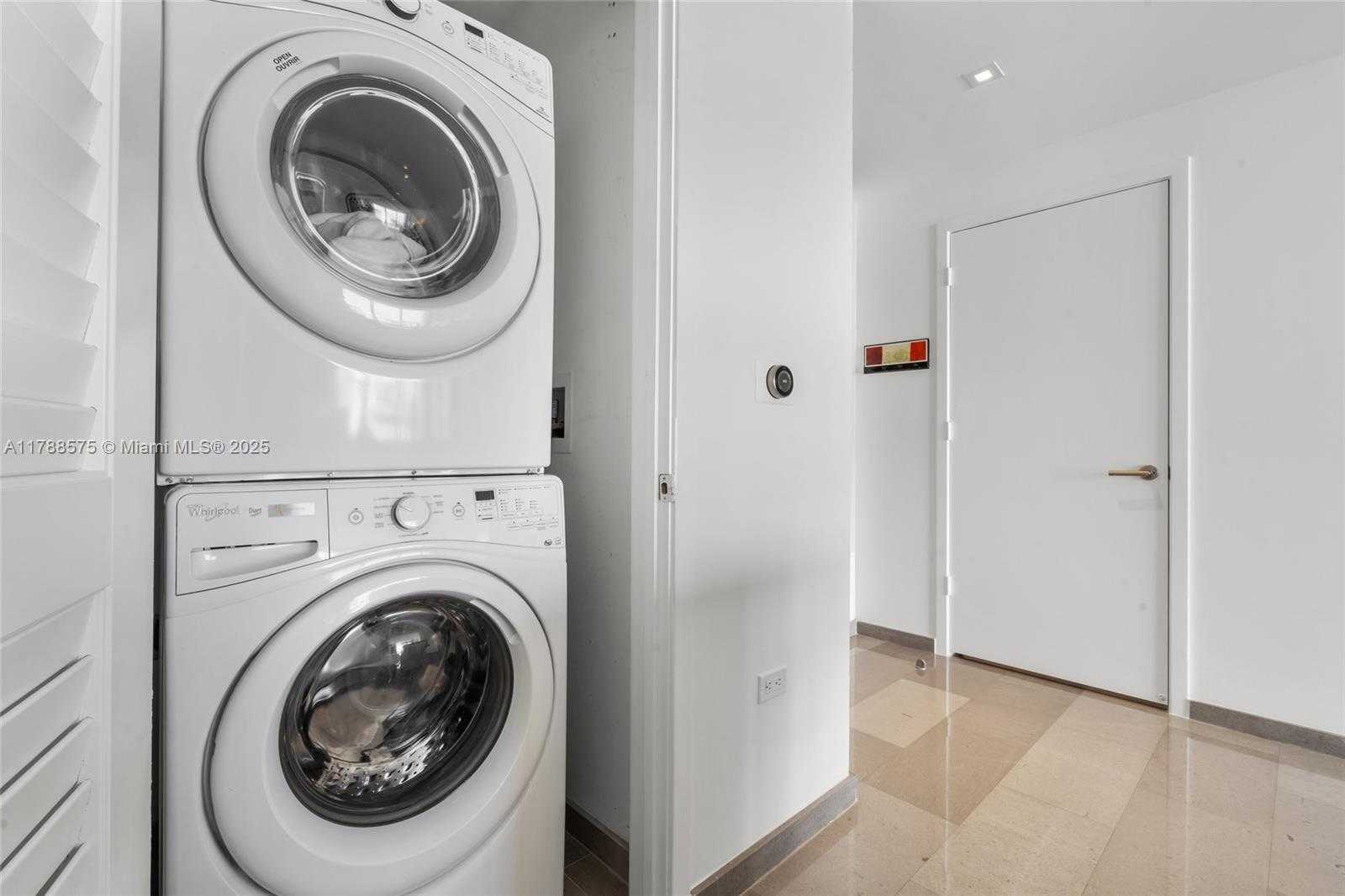 Small Image of 68 SOUTH EAST 6TH ST #2306, Miami Number 23