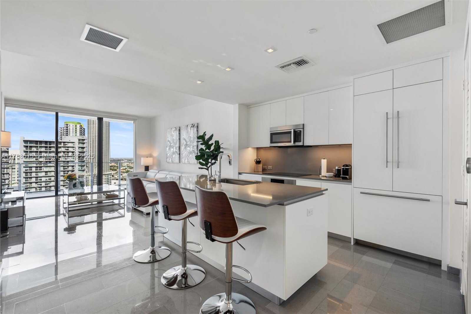 Small Image of 68 SOUTH EAST 6TH ST #2306, Miami Number 3