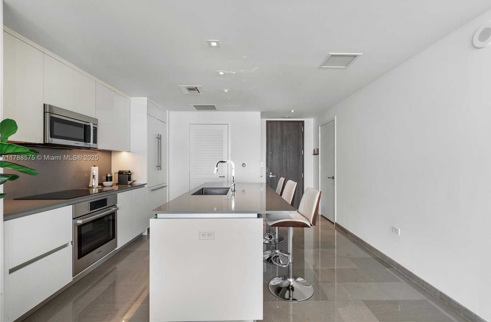 Small Image of 68 SOUTH EAST 6TH ST #2306, Miami Number 5