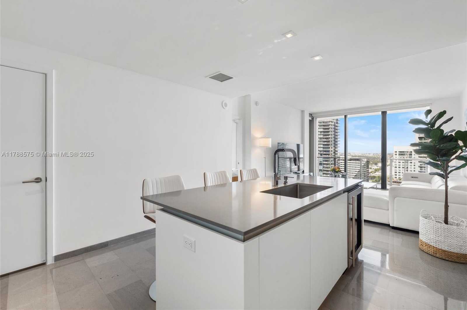 Small Image of 68 SOUTH EAST 6TH ST #2306, Miami Number 8
