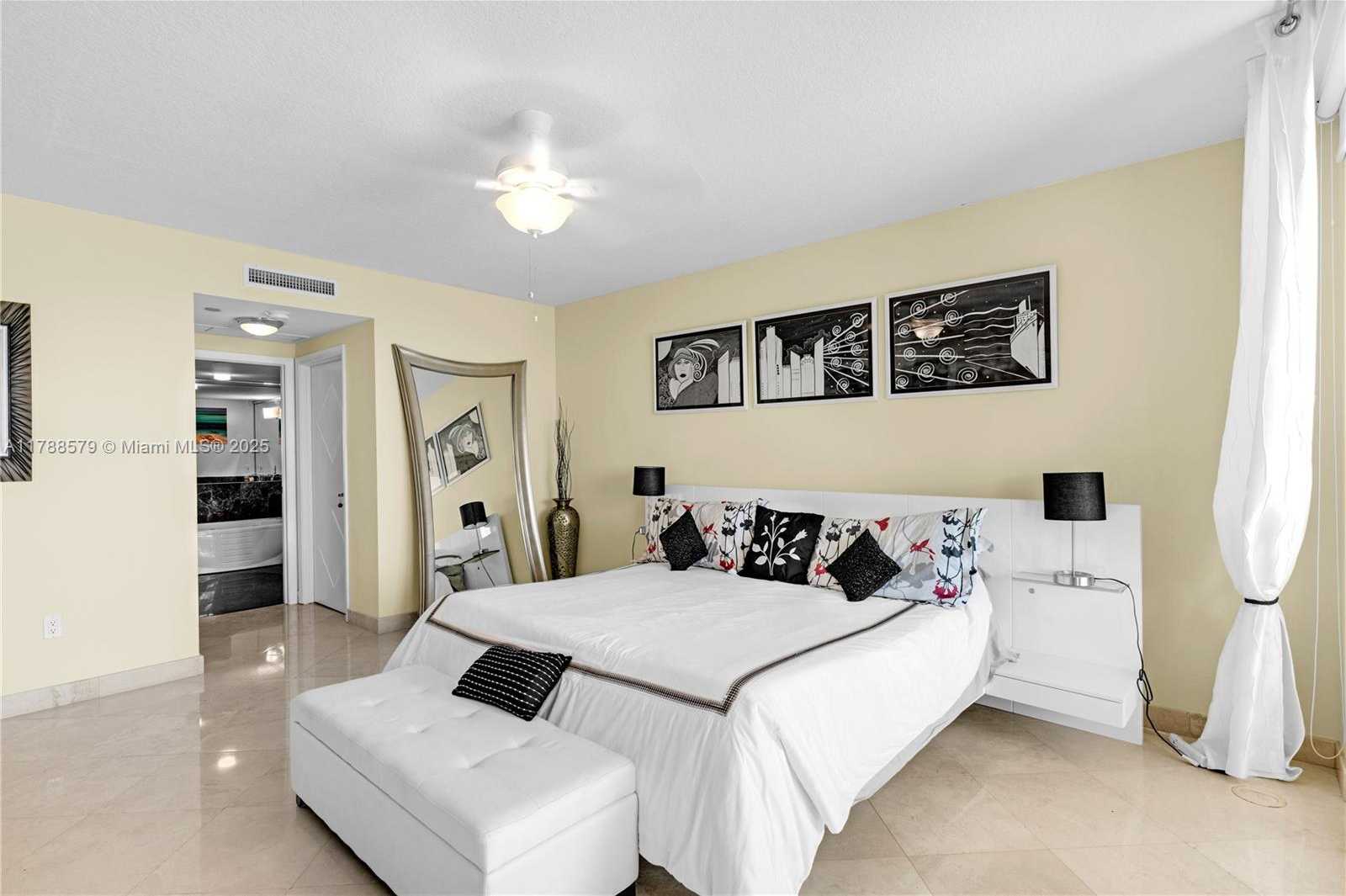 Small Image of 1455 OCEAN DR #1106, Miami Beach Number 15