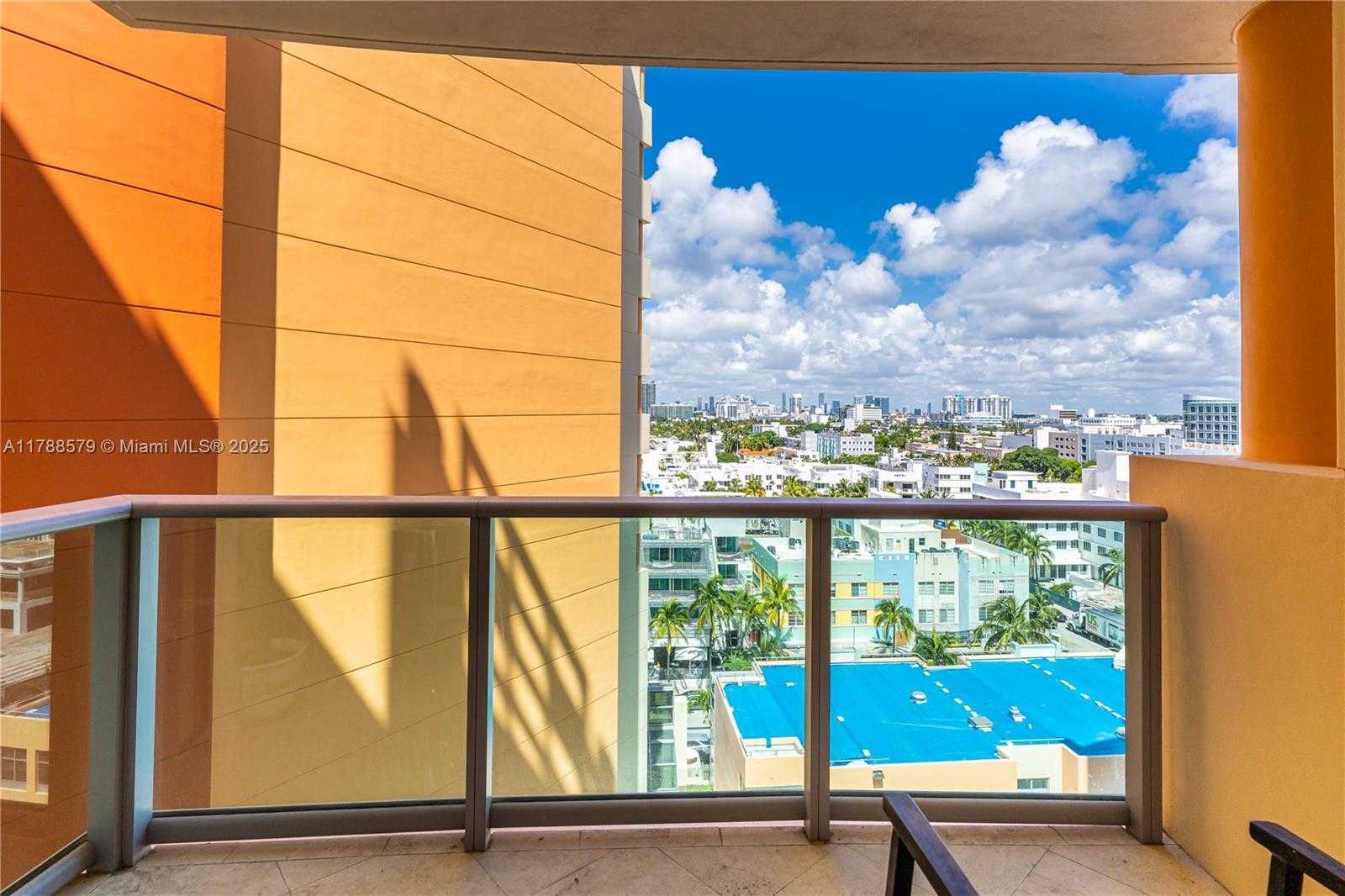 Small Image of 1455 OCEAN DR #1106, Miami Beach Number 25