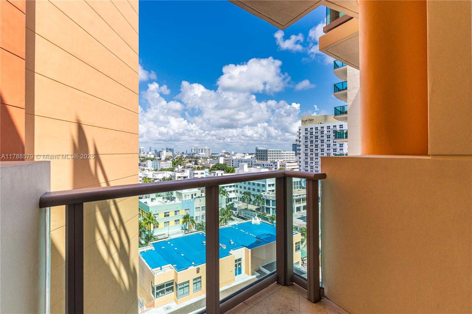 Small Image of 1455 OCEAN DR #1106, Miami Beach Number 27