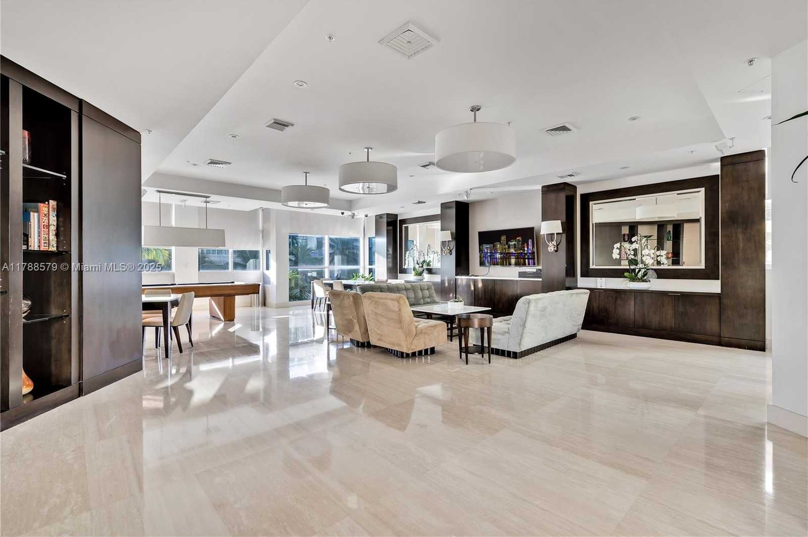 Small Image of 1455 OCEAN DR #1106, Miami Beach Number 32