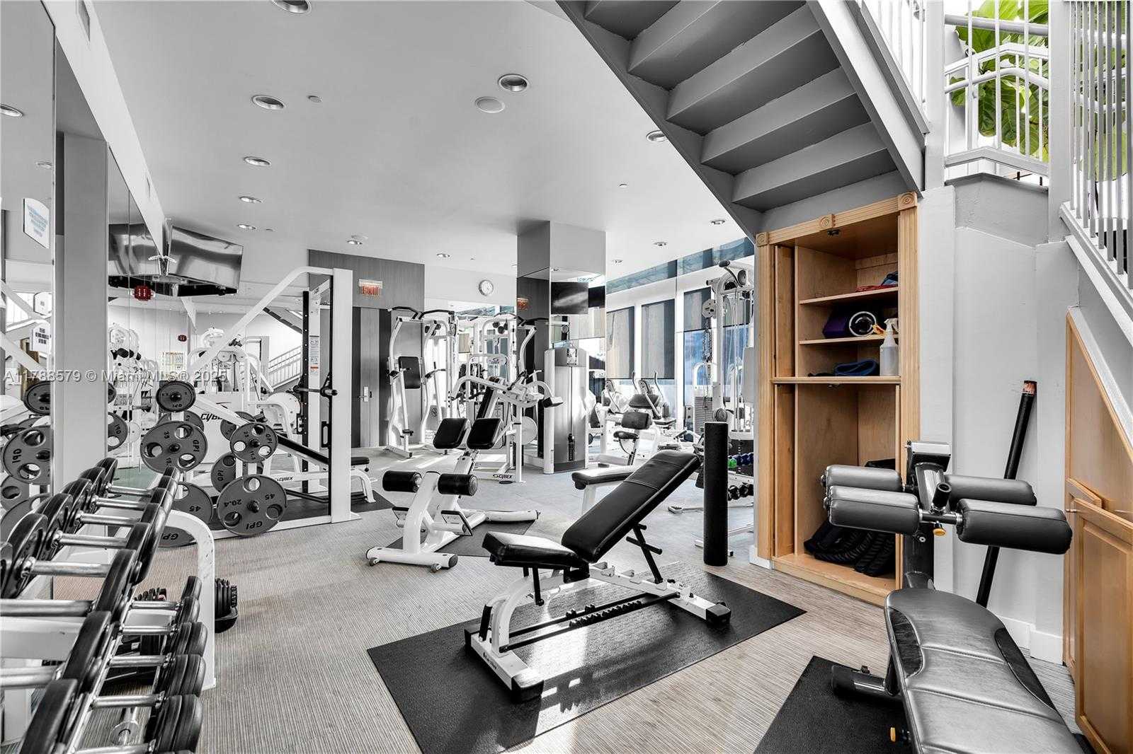 Small Image of 1455 OCEAN DR #1106, Miami Beach Number 36
