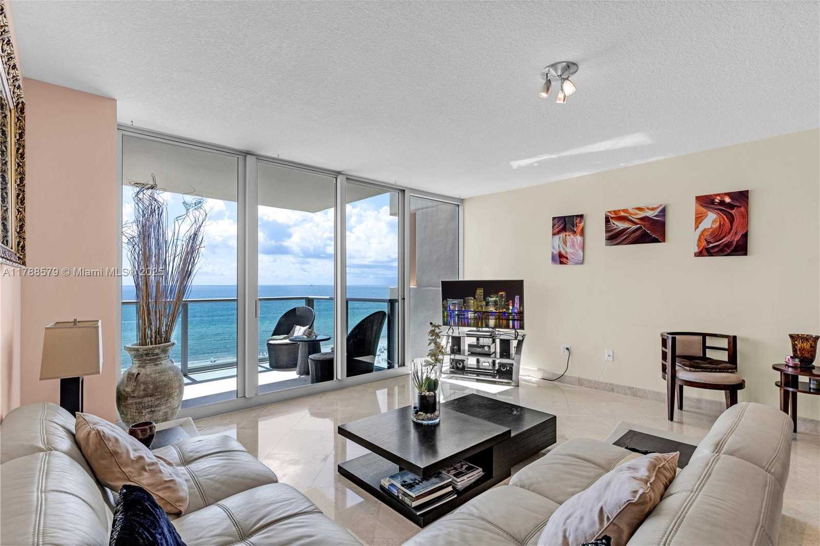 Small Image of 1455 OCEAN DR #1106, Miami Beach Number 5
