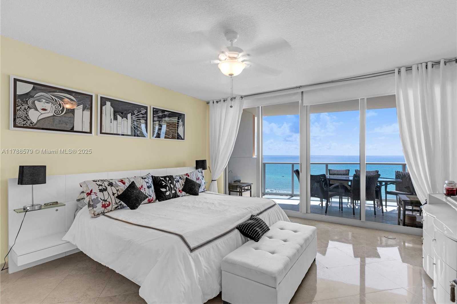 Small Image of 1455 OCEAN DR #1106, Miami Beach Number 6