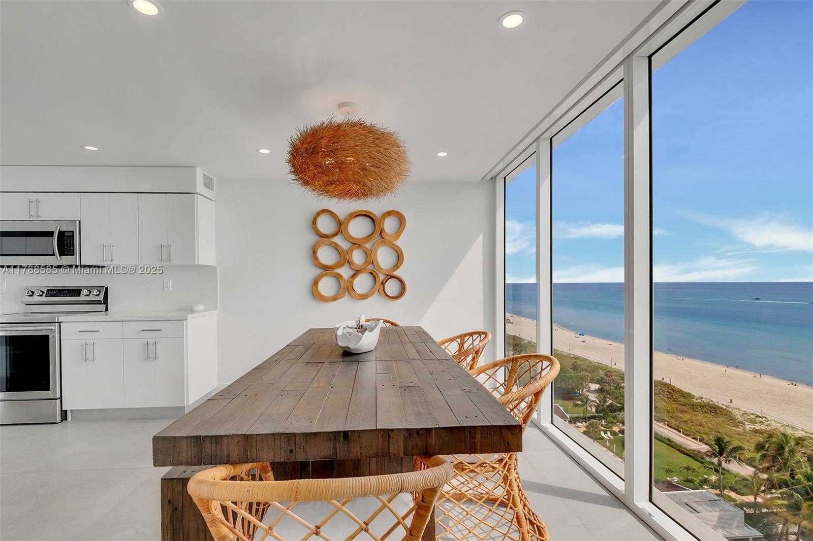 Small Image of 2401 COLLINS AVE #1602, Miami Beach Number 2
