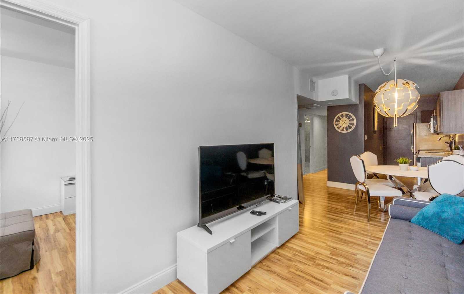 Small Image of 100 LINCOLN RD #309, Miami Beach Number 4