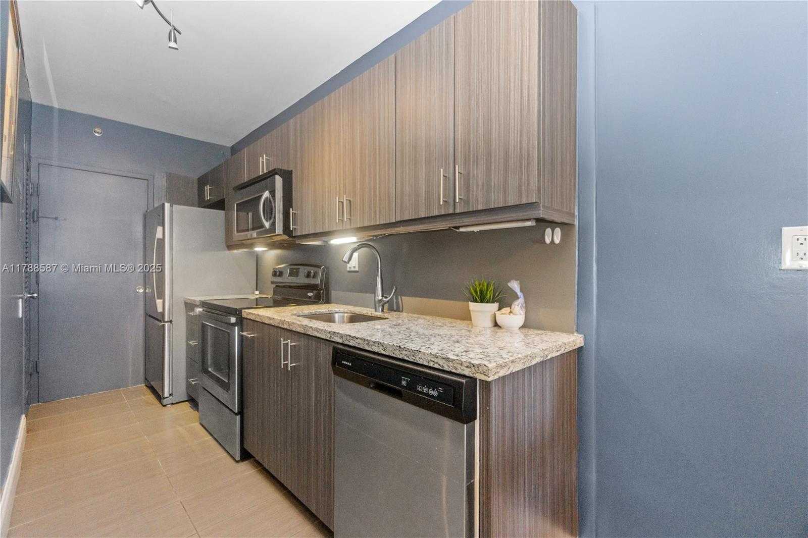 Small Image of 100 LINCOLN RD #309, Miami Beach Number 7