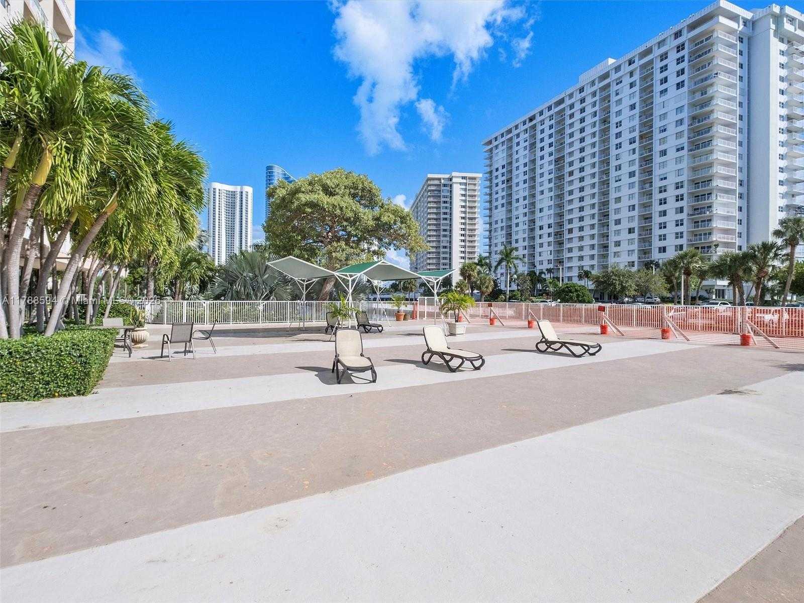 Small Image of 400 KINGS POINT DR #523, Sunny Isles Beach Number 23