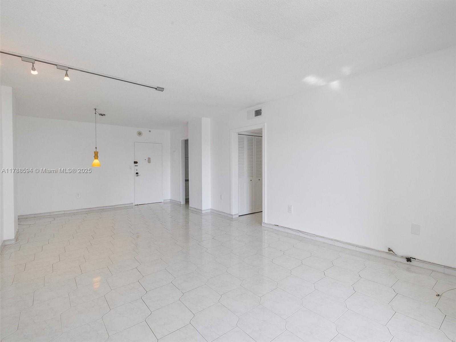 Small Image of 400 KINGS POINT DR #523, Sunny Isles Beach Number 3