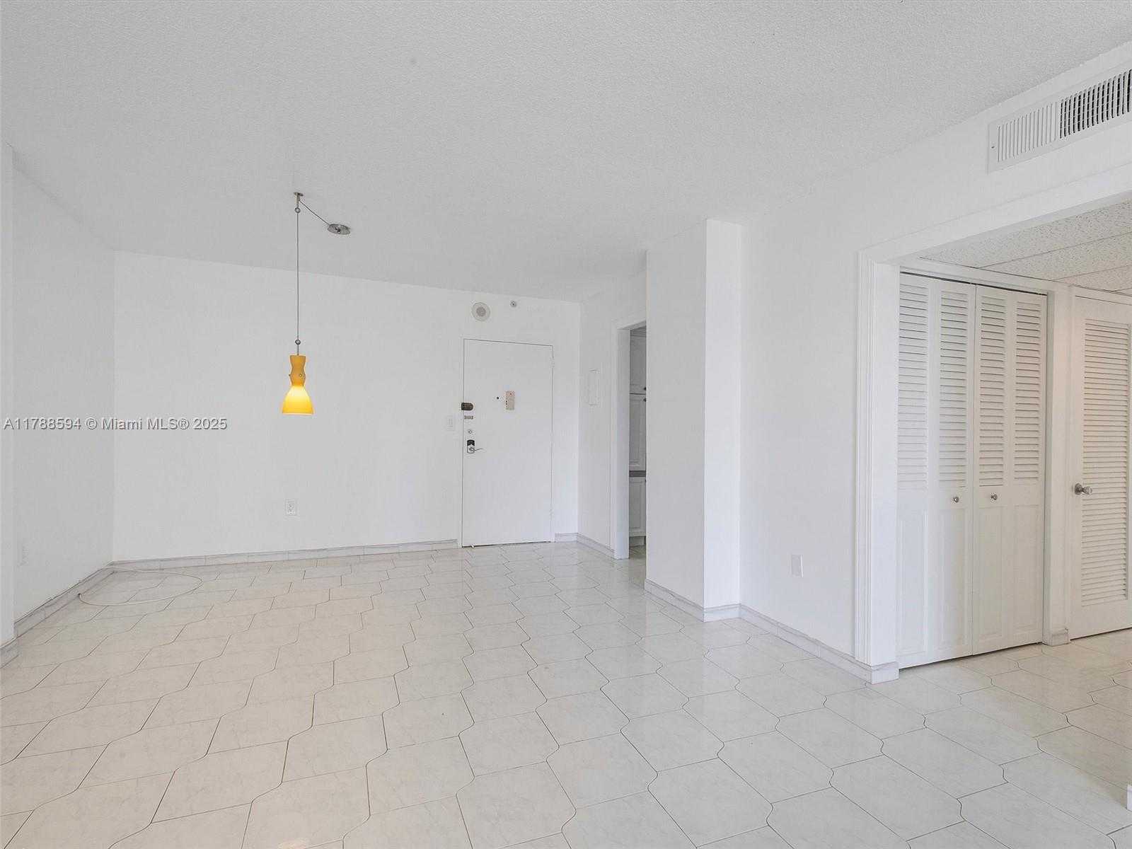 Small Image of 400 KINGS POINT DR #523, Sunny Isles Beach Number 4