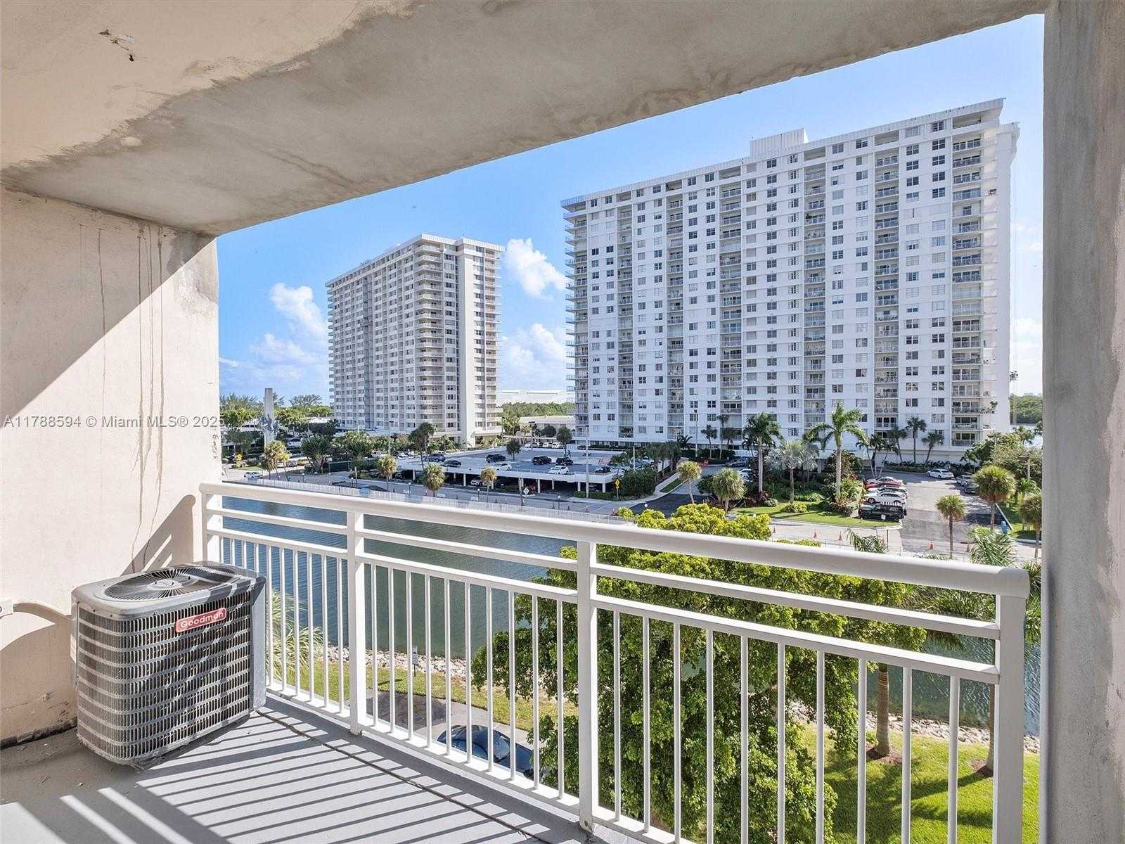 Small Image of 400 KINGS POINT DR #523, Sunny Isles Beach Number 5