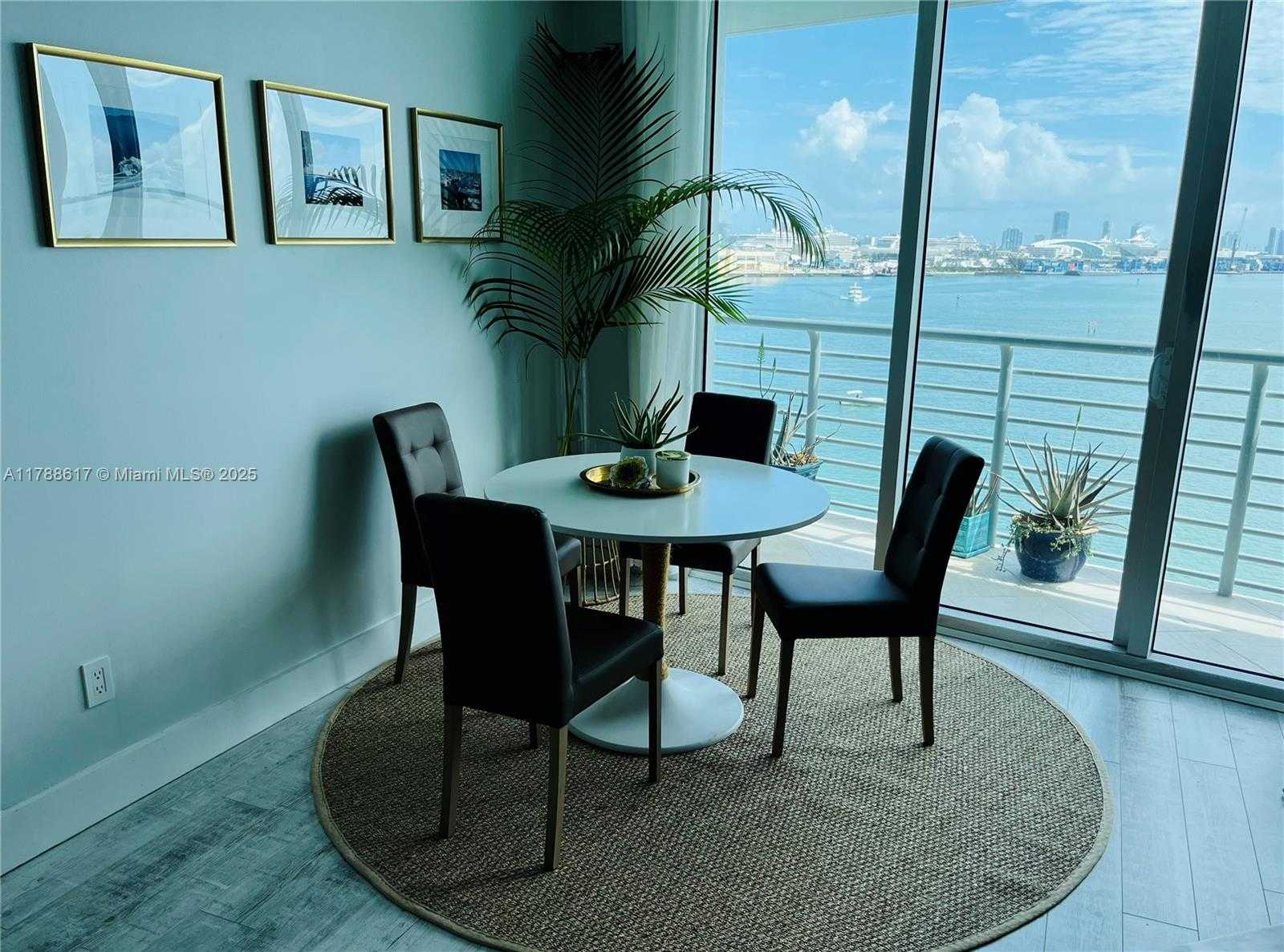 Small Image of 335 SOUTH BISCAYNE BLVD #812, Miami Number 14